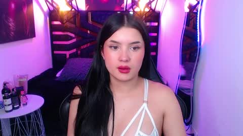 Snapshot of natalie_loffreda chatting on May 19, 9:10 pm natalie online show from May 19, 9:10 pm