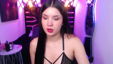 Snapshot of natalie_loffreda chatting on May 27, 8:17 pm natalie online show from May 27, 8:17 pm