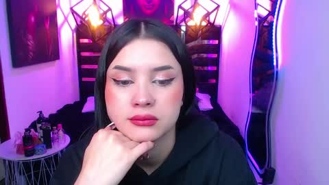 Snapshot of natalie_loffreda chatting on May 29, 12:03 pm natalie online show from May 29, 12:03 pm