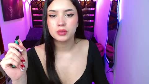 Snapshot of natalie_loffreda chatting on June 2, 8:22 pm natalie online show from June 2, 8:22 pm