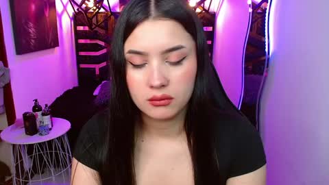 Snapshot of natalie_loffreda chatting on June 3, 8:25 pm natalie online show from June 3, 8:25 pm