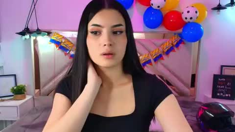 Snapshot of natalie_loffreda chatting on June 16, 7:49 pm natalie online show from June 16, 7:49 pm