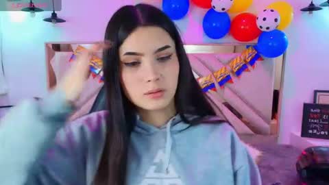 Snapshot of natalie_loffreda chatting on June 17, 7:48 pm natalie online show from June 17, 7:48 pm