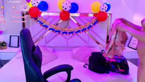 Snapshot of natalie_loffreda chatting on July 2, 7:53 pm natalie online show from July 2, 7:53 pm