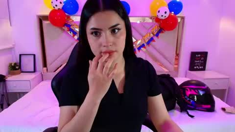 Snapshot of natalie_loffreda chatting on July 6, 7:49 pm natalie online show from July 6, 7:49 pm