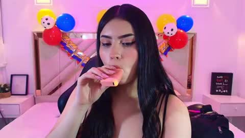Snapshot of natalie_loffreda chatting on July 8, 7:51 pm natalie online show from July 8, 7:51 pm