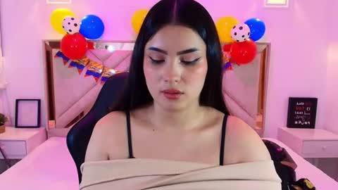 Snapshot of natalie_loffreda chatting on July 9, 8:35 pm natalie online show from July 9, 8:35 pm