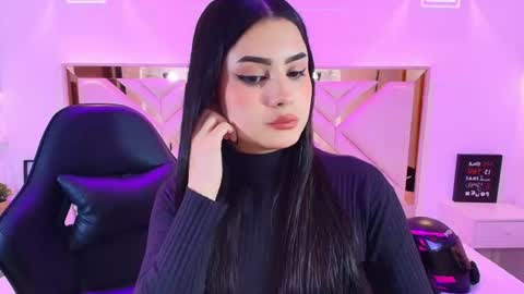 Snapshot of natalie_loffreda chatting on July 17, 8:14 pm natalie online show from July 17, 8:14 pm