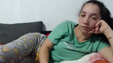 Snapshot of natalie_mia chatting on October 24, 1:57 am Miia online show from October 24, 1:57 am