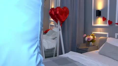 nataliecroft online show from March 3, 6:30 am