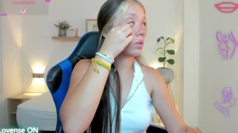 Snapshot of nataly_rodri chatting on May 9, 3:45 am Nataly online show from May 9, 3:45 am