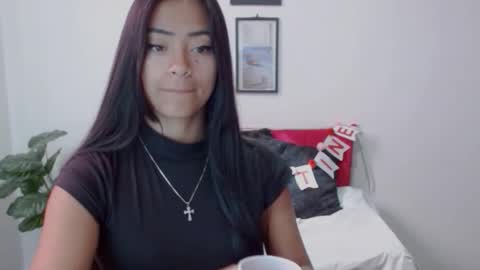 Nataly Escobar online show from February 4, 1:39 pm