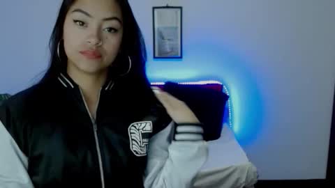 Nataly Escobar online show from February 23, 1:19 pm