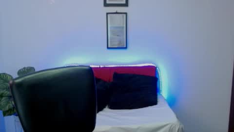 Nataly Escobar online show from February 25, 3:10 pm