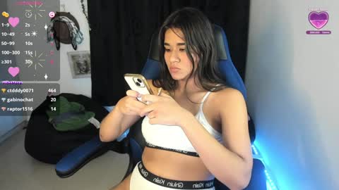 Snapshot of natasha777_a chatting on January 24, 3:32 am Natasha online show from January 24, 3:32 am