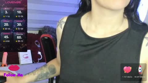 Snapshot of natasha__logan chatting on May 29, 4:43 am Natasha online show from May 29, 4:43 am