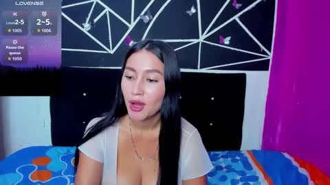 Snapshot of natasha_buny chatting on June 5, 5:25 am natasha_buny online show from June 5, 5:25 am