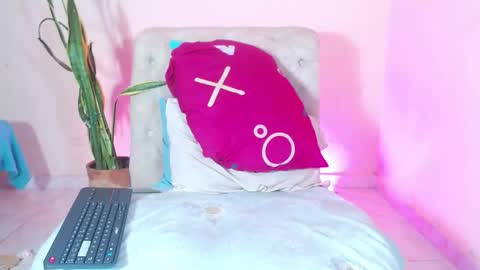 Snapshot of natasha_jm chatting on February 14, 11:23 pm Natasha online show from February 14, 11:23 pm