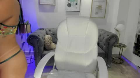 natasha kiim online show from April 13, 12:38 am