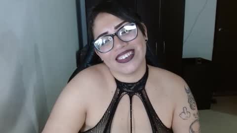 Natasha Smithe  online show from May 7, 1:11 am