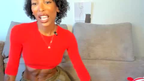 Snapshot of natassiadreamsxxx chatting on May 12, 12:41 am Natassia Dreams online show from May 12, 12:41 am
