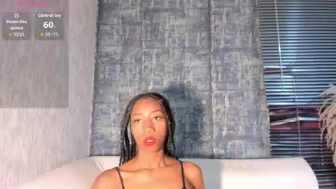 Snapshot of nathalyleen chatting on June 24, 8:19 pm online show from June 24, 8:19 pm