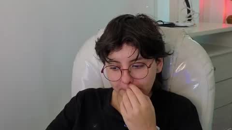 Snapshot of nathalyy_ds chatting on July 22, 6:54 pm nathalyy_ds online show from July 22, 6:54 pm