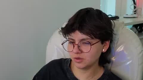 Snapshot of nathalyy_ds chatting on July 24, 4:27 pm nathalyy_ds online show from July 24, 4:27 pm