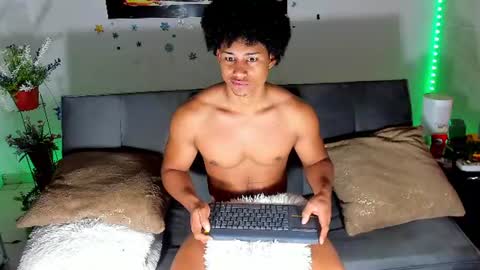 Snapshot of nathan_sexy247 chatting on July 6, 11:18 am Nathan online show from July 6, 11:18 am