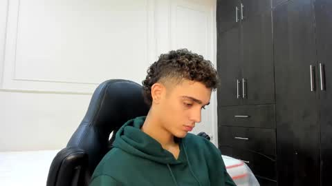 nathan_shimmer online show from April 17, 9:51 pm