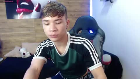 nathanclay online show from April 30, 4:19 am