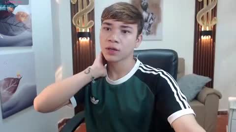 Snapshot of nathanclay chatting on June 11, 12:58 pm nathanclay online show from June 11, 12:58 pm