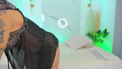 Snapshot of nathassa_grant_ chatting on May 6, 11:15 am Natha online show from May 6, 11:15 am