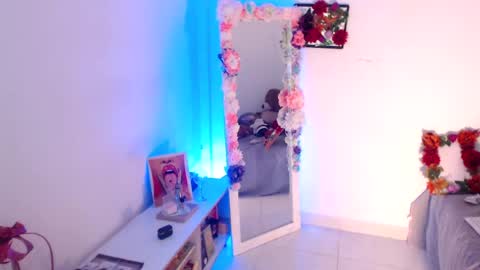 Snapshot of nathy_rock chatting on March 16, 5:44 am Nathalia online show from March 16, 5:44 am