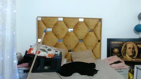 nathy_voyeur online show from April 2, 3:37 am