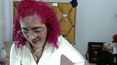 nathy_voyeur online show from April 6, 4:46 am