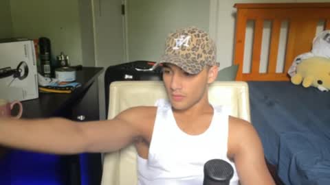 Snapshot of native_boy2 chatting on February 5, 8:35 pm native_boy2 online show from February 5, 8:35 pm