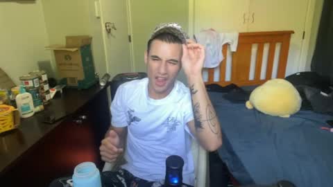 Snapshot of native_boy2 chatting on February 14, 7:32 pm native_boy2 online show from February 14, 7:32 pm