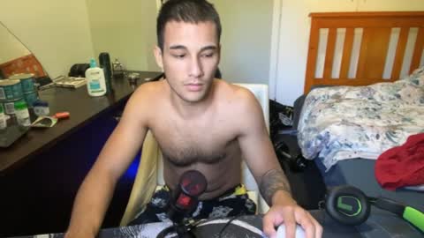 Snapshot of native_boy2 chatting on February 20, 9:04 pm native_boy2 online show from February 20, 9:04 pm