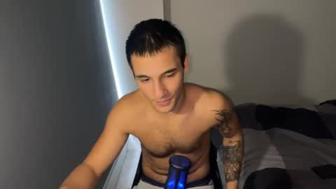 native_boy2 online show from March 15, 3:23 am