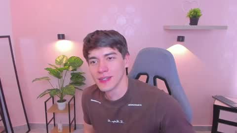 Snapshot of natte__ chatting on April 13, 9:42 pm Nathaniel online show from April 13, 9:42 pm