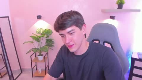 Snapshot of natte__ chatting on April 14, 9:32 pm Nathaniel online show from April 14, 9:32 pm
