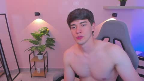 Snapshot of natte__ chatting on April 15, 9:15 pm Nathaniel online show from April 15, 9:15 pm