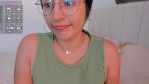 Snapshot of natty_bush chatting on February 21, 7:04 pm Nathalie online show from February 21, 7:04 pm