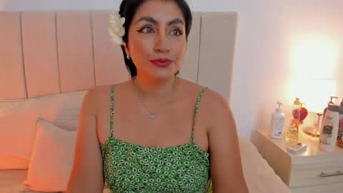 Snapshot of natty_bush chatting on May 3, 12:33 pm Nathalie online show from May 3, 12:33 pm