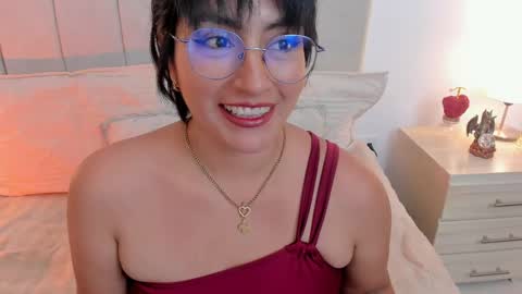 Snapshot of natty_bush chatting on May 5, 8:50 pm Nathalie online show from May 5, 8:50 pm