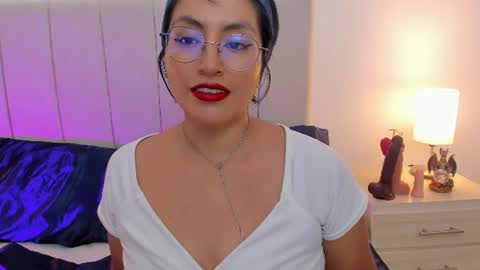 Snapshot of natty_bush chatting on June 8, 8:53 pm Nathalie online show from June 8, 8:53 pm