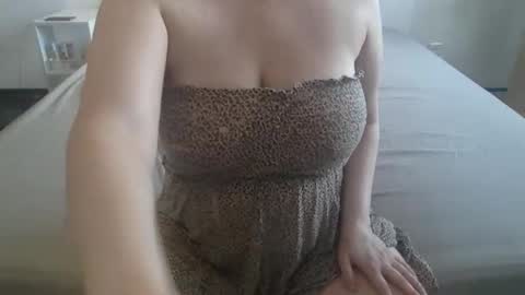 Snapshot of natural_beauty201 chatting on June 5, 12:33 pm Penelopa369 online show from June 5, 12:33 pm