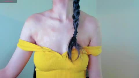 Snapshot of natural_form chatting on June 9, 8:37 am peach online show from June 9, 8:37 am