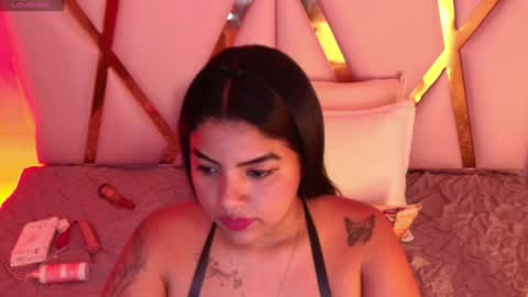 Snapshot of naturall_latina_ chatting on December 10, 3:09 am Sofia online show from December 10, 3:09 am